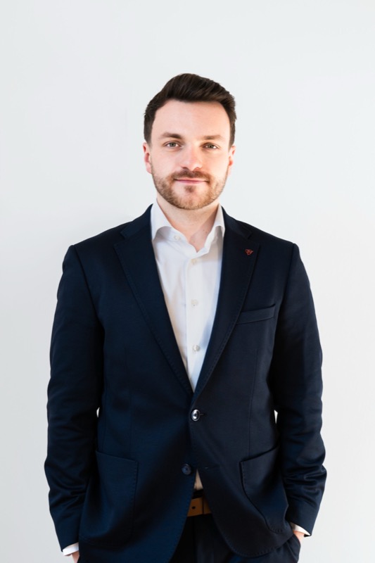 Dennis Gajda – Immobilienmakler bei AUX Immo Augsburg